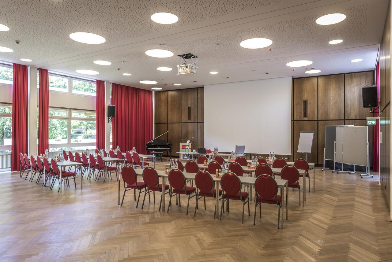 Kloster Neustadt Neustadt an der Weinstraße Buitenkant foto