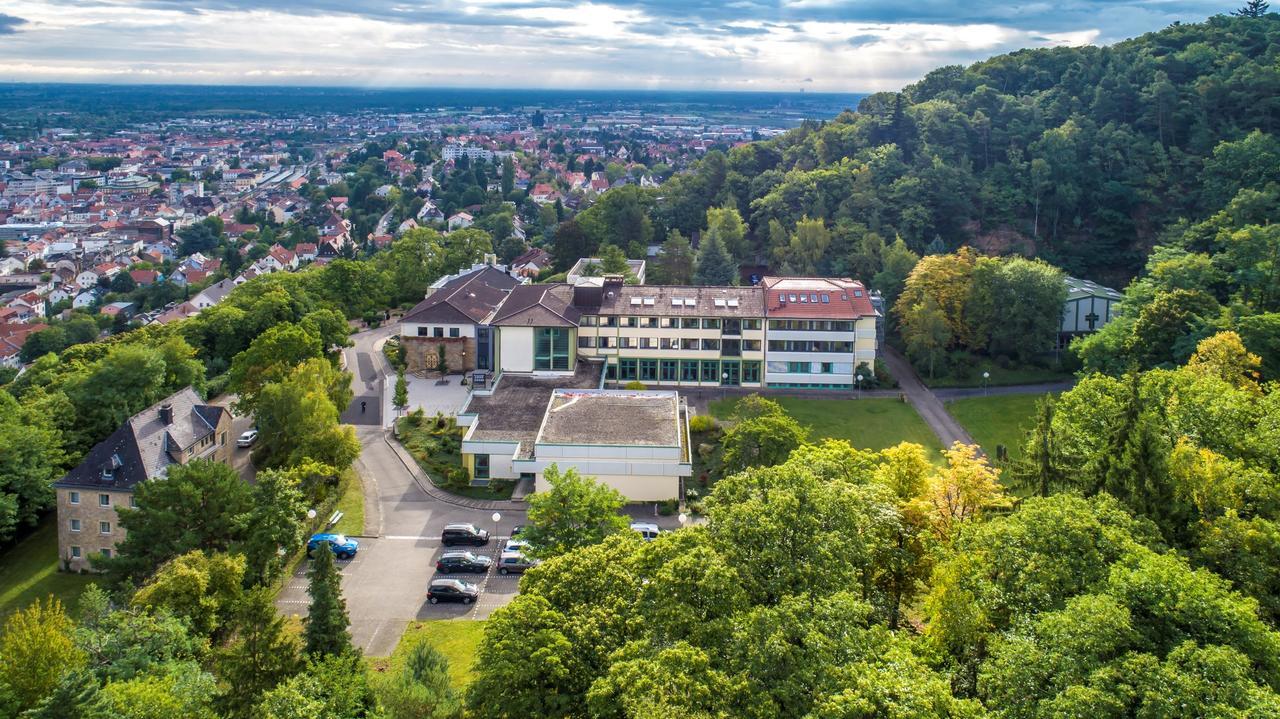 Kloster Neustadt Neustadt an der Weinstraße Buitenkant foto